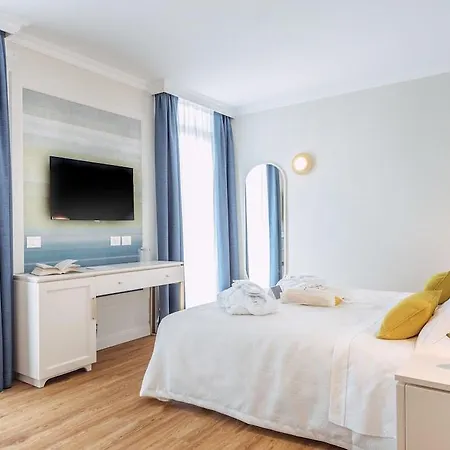 Sky Pool Sole Γκάρντα