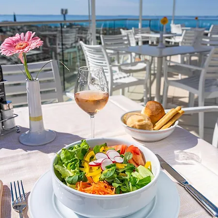 Sky Pool Sole Ξενοδοχείο 4*