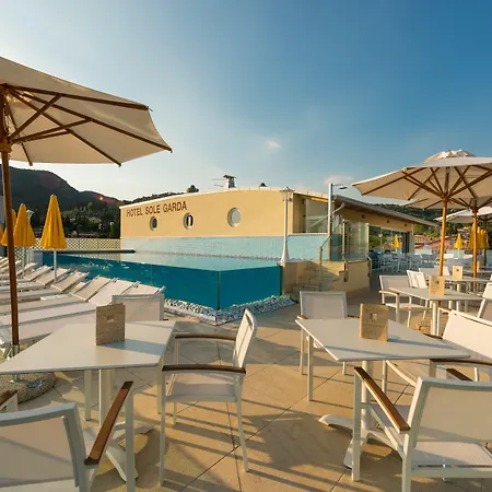 Sky Pool Sole 4* Γκάρντα