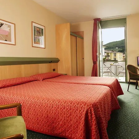 Sky Pool Sole Ξενοδοχείο Γκάρντα