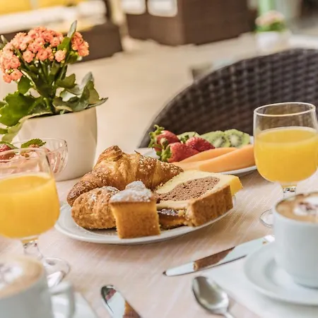 Sky Pool Sole Ξενοδοχείο 4*