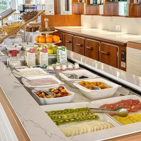 Sky Pool Sole Отель