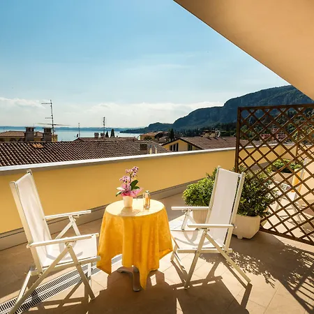 Sky Pool Sole ホテル ガルダ