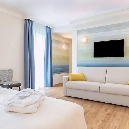 Sky Pool Sole Отель