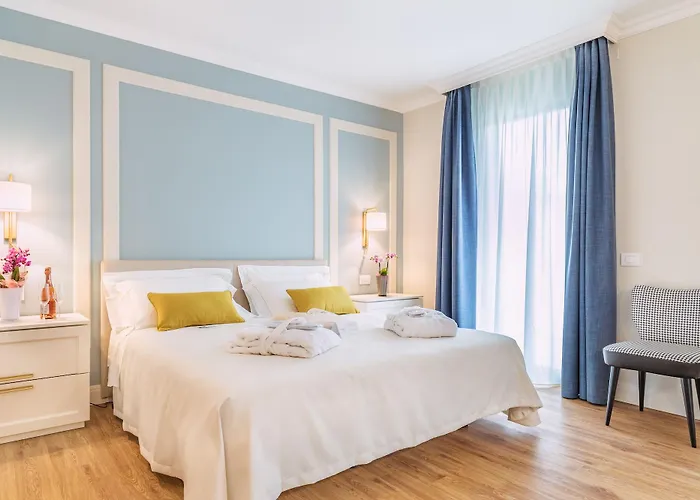 Hotel Sky Pool Sole 4*