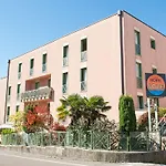 酒店 加尔达天空泳池酒店 加尔达