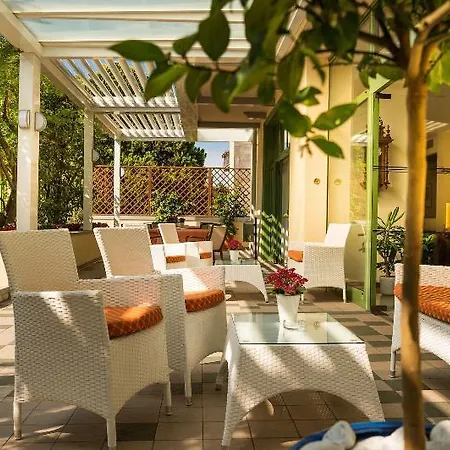 Sky Pool Sole Garda 4* Garda (Verona)