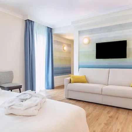 Sky Pool Sole Garda 4* Garda (Verona)