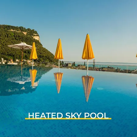 Sky Pool Sole Garda Hotel