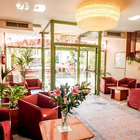 Hotel Sky Pool Sole 4*