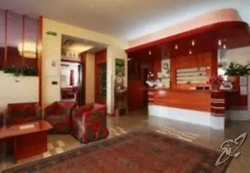 Hotel Sky Pool Sole Garda
