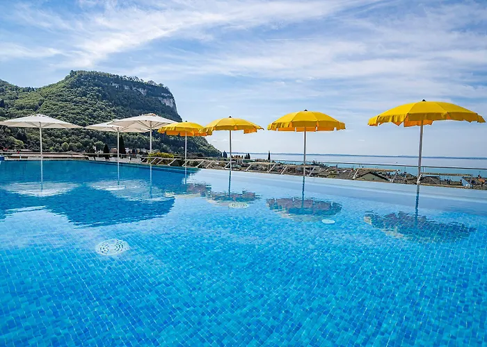 Sky Pool Sole 4* Garda (Verona)