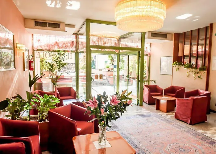 Hotel Sky Pool Sole 4*