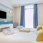 Sky Pool Sole 4*