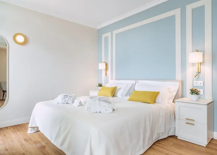 Hotel Sky Pool Sole 4*