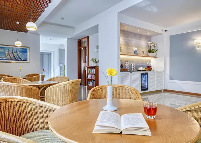 Hotel Sky Pool Sole 4*