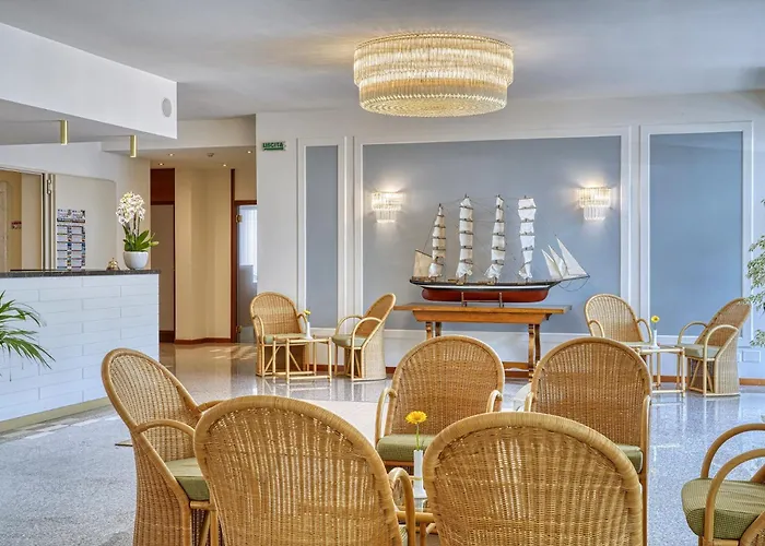 Hotel Sky Pool Sole 4*